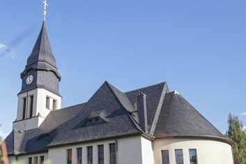 Schwuler Kantor: Rauswurf sorgt für Empörung - Die Kreuzkirche im Chemnitzer Ortsteil Klaffenbach.