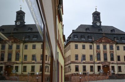 Sechs Bewerber für Rathaus-Chefsessel - Blick vom Brühl auf das Rathaus in Burgstädt. Ein neuer Bürgermeister wird am 12. Juni gewählt.