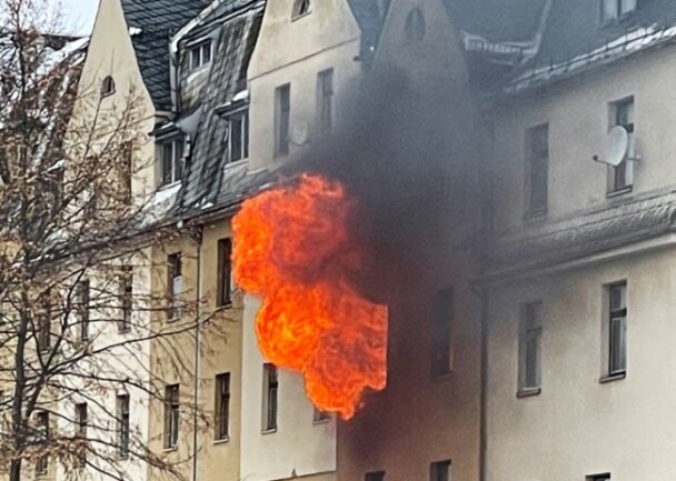 Beim Wohnungsbrand in der Hohen Straße in Netzschkau kam am 19. Januar vergangenen Jahres für eine Frau jede Hilfe zu spät. 
