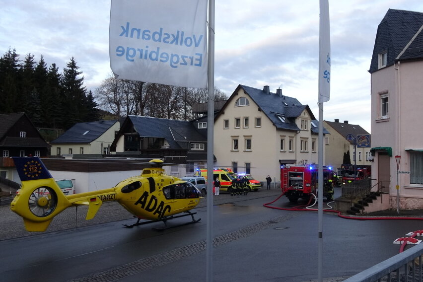 Sechs Personen bei Brand in Gelenau verletzt - 
