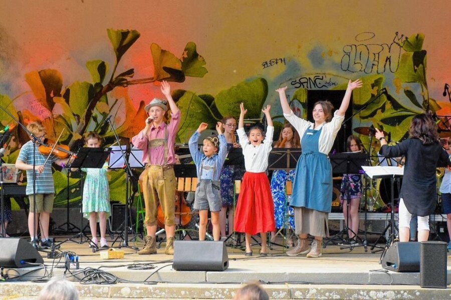 Sechs Stunden Musik nonstop im Reichenbacher Stadtpark - Die Mitwirkenden beim Sommerfest der Musikschule versprühten gute Laune.