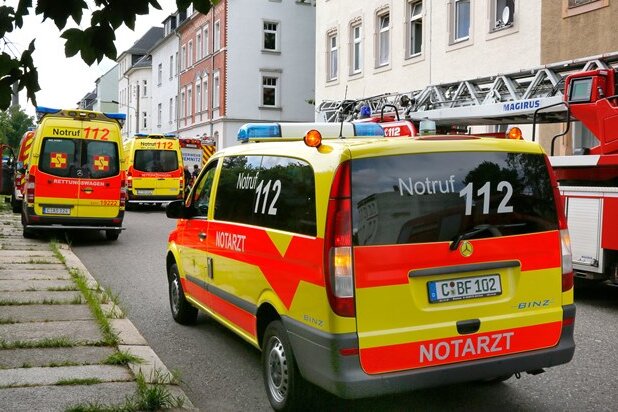 Sechs Verletzte bei Wohnungsbrand in Chemnitz-Kappel - 