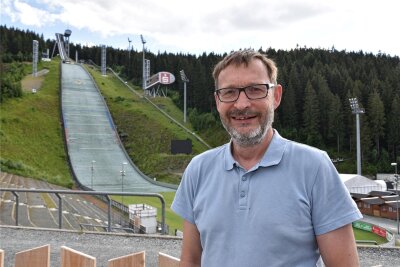 Sehenswerte MDR-Doku über die Vogtland-Arena - VSC-Geschäftsführer Alexander Ziron ist einer der Protagonisten des MDR-Films.