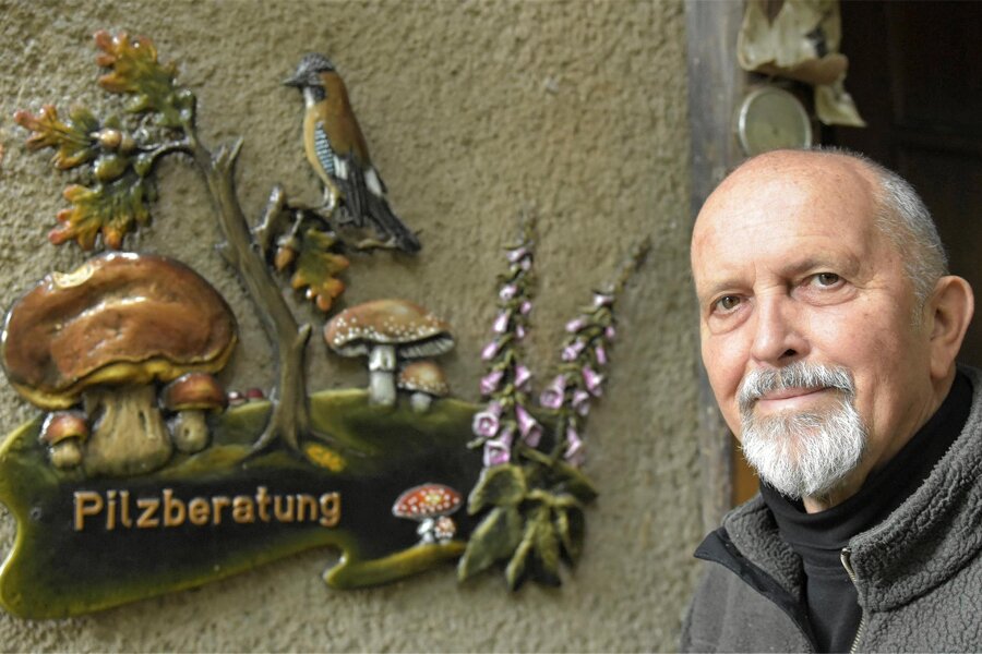 Seit der Kindheit: Pilze sind die Passion von Lothar Roth - Pilzberater Lothar Roth aus Adorf wurde für seine jahrelange ehrenamtliche Arbeit vom Landratsamt des Vogtlandkreises ausgezeichnet.
