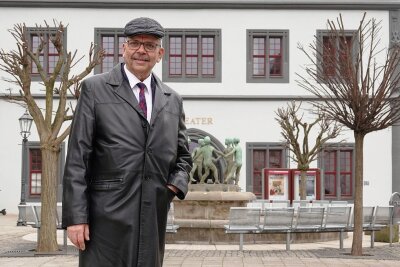Seit fast zehn Jahre CDU-Fraktionschef im Zwickauer Kreistag: Michael Luther stichelt gegen Parteifreunde - Michael Luther vor dem Gewandhaus in der Zwickauer Innenstadt. 