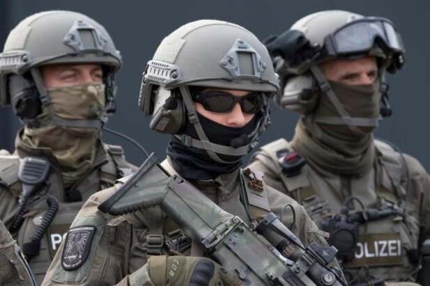Kräfte des Spezialeinsatzkommandos der Polizei.