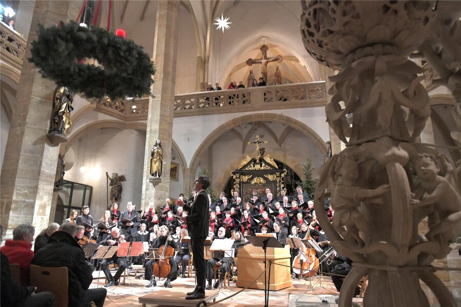 Seltene Christmette im Dom zu Freiberg - In der weihnachtlichen Atmosphäre im Freiberger Dom kam die bearbeitete Christmette von Michael Praetorius zur Aufführung.