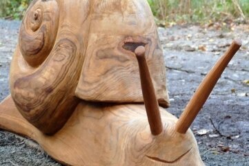Seltene Tiere verleihen dem "Tischl" ein abenteuerliches Flair - Diese riesige Schnecke ist eine von vier Spielfiguren für Kinder.