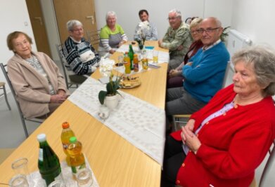 Senioren wünschen sich schnellen Start der Tagespflege - Künftig können die Bewohner der Gutenbergstraße 53 in Frankenberg regelmäßig den neu hergerichteten Gemeinschaftsraum im Untergeschoss fürs Zusammensein nutzen. Auch eine Küche ist eingebaut.