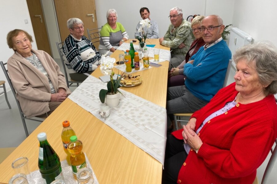 Senioren wünschen sich schnellen Start der Tagespflege - Künftig können die Bewohner der Gutenbergstraße 53 in Frankenberg regelmäßig den neu hergerichteten Gemeinschaftsraum im Untergeschoss fürs Zusammensein nutzen. Auch eine Küche ist eingebaut.