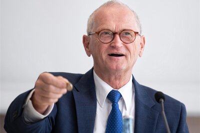 Seniorenkolleg im Erzgebirge: „Schulden, Steuern, Staatsaufgaben“ - Karl-Heinz Binus, Ex-Präsident des Sächsischen Rechnungshofes, kommt nach Annaberg.