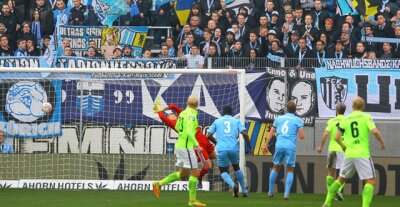 Serie hält: Chemnitzer FC schlägt SV Wehen Wiesbaden 4:2 - 