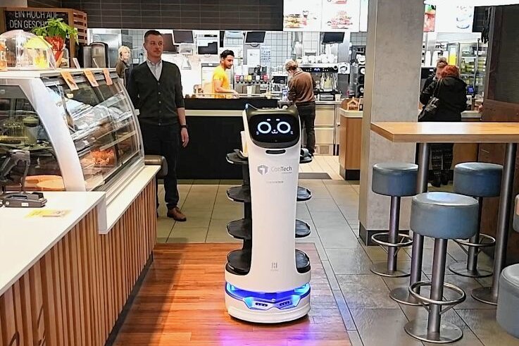 Servier-Roboter nimmt Abschied - Bellabot hat zur Probe bei McDonalds in Aue bedient. Jetzt muss sie zu den Entwicklern zurückkehren. 
