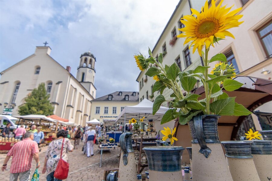 Shoppen in Auerbach: An diesen vier Sonntagen haben viele Geschäfte geöffnet - Töpfermarkt im August: Einer von vier gut besuchten Festen in Auerbach, an dem sonntags die Läden öffnen.
