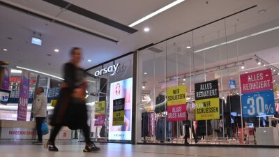Shopping in der Chemnitzer City: Welche Läden jetzt gehen und welche kommen - Die Modekette Orsay gehörte im Einkaufszentrum Roter Turm zu den ersten Mietern, war seit Eröffnung der Galerie im Frühjahr 2000 dabei. Nun macht der Laden zu, der Ausverkauf läuft. Einen Nachmieter gibt es bereits. 