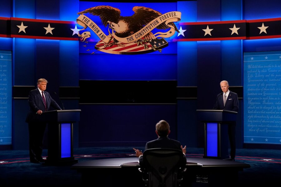 Showdown in Atlanta: Biden und Trump treten zu TV-Duell an - Donald Trump (l) und Joe Biden trafen im Oktober 2020 bei einer TV-Präsidentschaftsdebatte aufeinander.