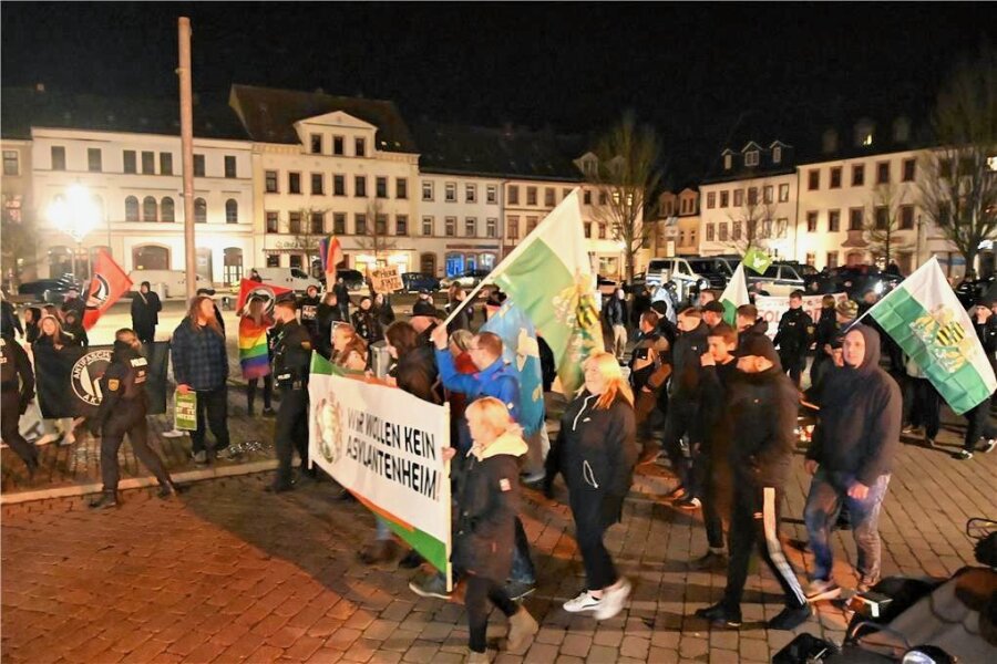 Sieben Aufmärsche von Rechtsextremen in Mittelsachsen - Auch den Protestmarsch der Freien Sachsen am 29. März in Rochlitz listet die Übersicht der Regierung auf. 