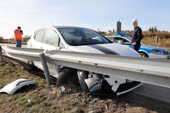 Sieben Unfälle auf A4 - 20 Fahrzeuge beteiligt - 
