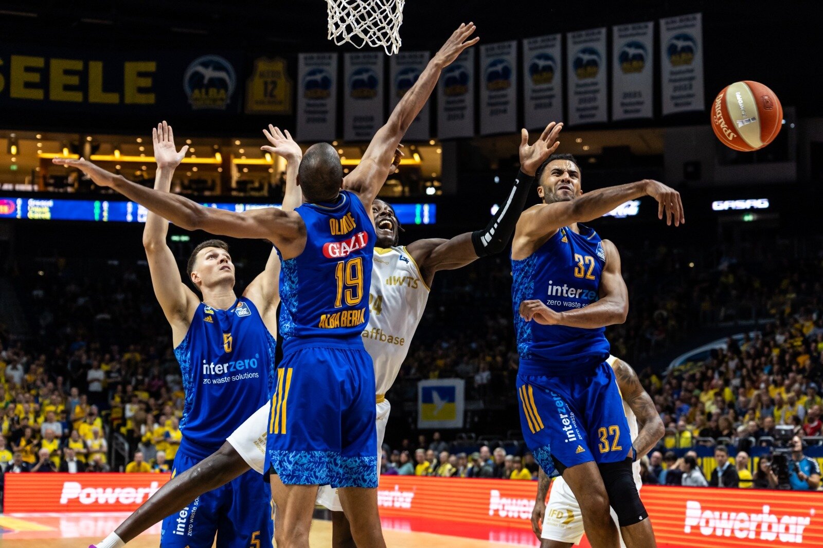 Sieg bei Alba Berlin: Niners Chemnitz starten mit kleiner Sensation ins ...