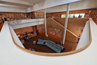 Sieg bei Online-Voting: Stadtbibliothek Mittweida ist „Bau des Jahres 2023“ - Die Bibliothek in Mittweida ist 2023 eröffnet worden. Nun siegte das Projekt bei einem Online-Voting.