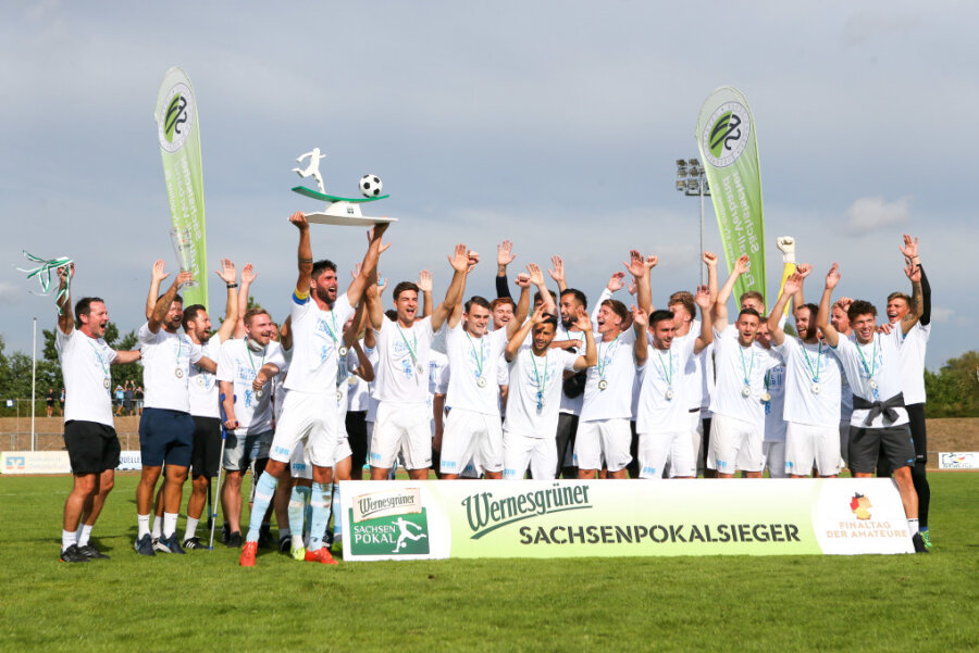 Jubel beim CFC: Die Chemnitzer haben den Sachsenpokal gewonnen.