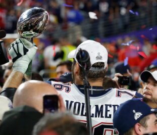 Sieg mit Patriots - Vollmer erster deutscher Super Bowl-Champion - 