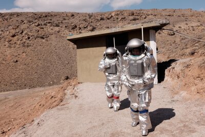 Simulation einer Mars-Mission: So erlebte die Kommandantin aus Plauen das Experiment für die Raumforschung in Armenien - Nur in den Marsanzug-Prototypen verließen die Analogastronauten die Station.