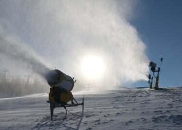 Skisaison pausiert wegen Tauwetter: Skiarena Eibenstock plant Neustart - 