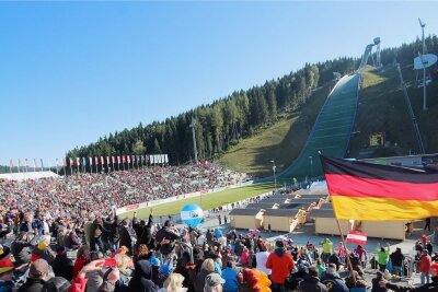 Skisprung-Elite in Klingenthal beim Sommer Grand Prix zu Gast - Beim Sommer Grand Prix werden Fans die Skispringer aus aller Welt feiern.
