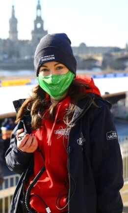 Kommuniziert über mehrere Kanäle: Die Bärensteinerin Daniela Möckel ist Pressechefin beim Skiweltcup in Dresden. 