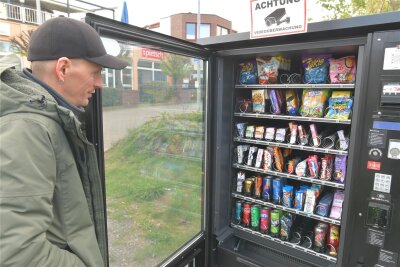 Snackautomaten: So triggert das Thema Leser im Netz - Sebastian Breng betreibt an der Karl-Kegel-Straße einen 24/7-Snackautomaten.