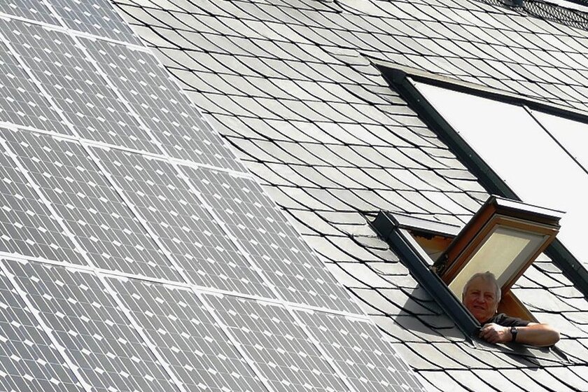 So läuft Krumhermersdorfs älteste Fotovoltaikanlage - Die Fotovoltaikanlage von Gunther Kreusel arbeitet seit mehr als 20 Jahren zuverlässig. 