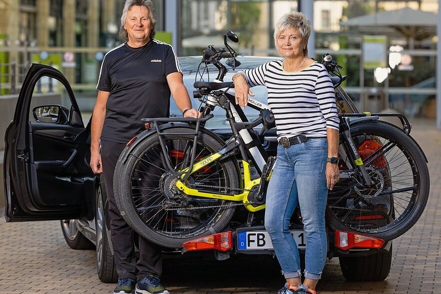 Rolf Frömelt ist gebürtiger Sachse, lebt aber schon viele Jahre mit seiner Frau Gabi in Hessen. Das Ehepaar reist oft mit dem Auto, Mitte August geht es nach Kroatien. "Wenn wir angekommen sind, fahren wir fast nur noch mit den E-Bikes", sagt der 67-Jährige. 