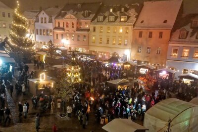 So schön leuchtet der Weihnachtsmarkt in Kirchberg - Der Kirchberger Weihnachtsmarkt hat zahlreiche Gäste angelockt.