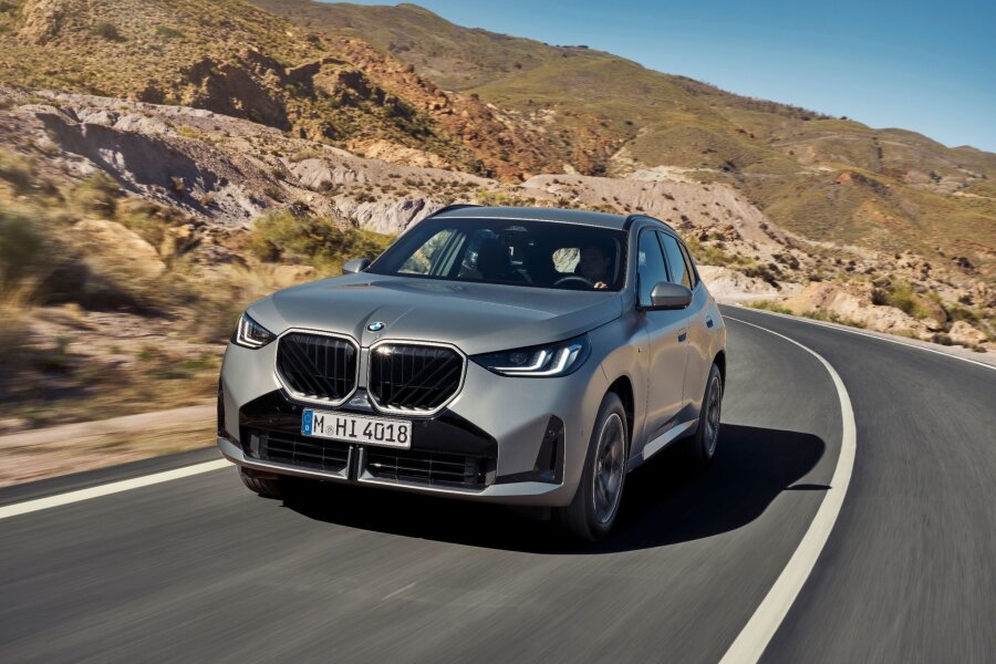 So startet BMW die vierte Generation des X3 - Viel Licht statt Chrom: BMW bringt im Herbst die vierte Generation des X3 in den Handel.