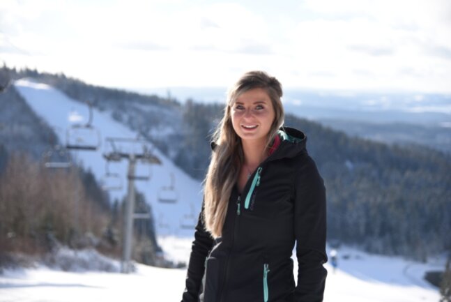 Skiwelt-Chefin Jennifer Braun und ihr Team wollen bis zum nächsten Freitag das Schönecker Skigebiet flott machen. 