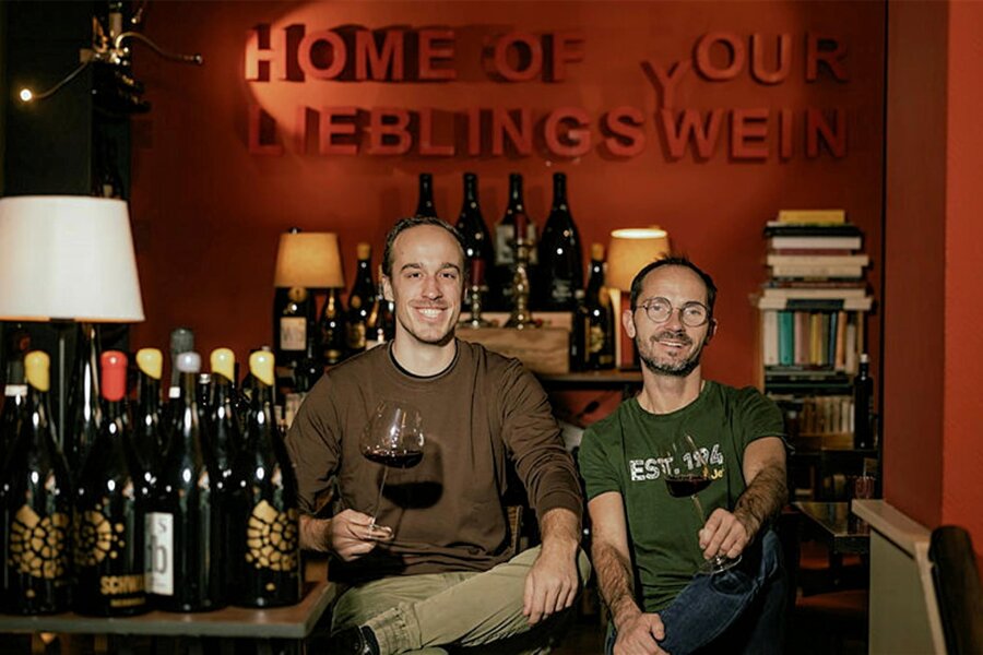 Sommelier Silvio Nitzsche gibt Sachsens beliebteste Weinbar ab - Nitsche folgt auf Nitzsche: Weinkulturbar-Chef Silvio Nitzsche (re). mit Nachfolger Patrick Nitsche.