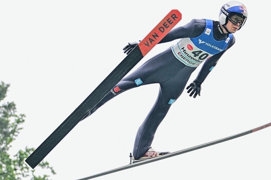 Andreas Wellinger springt seit diesem Sommer mit einem neuen Ski. Produziert wird er in Stuhlfelden in Österreich.