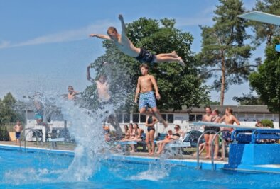 Sommer spielt den Bädern dieses Jahr in die Karten - Badespaß im Gersdorfer Sommerbad