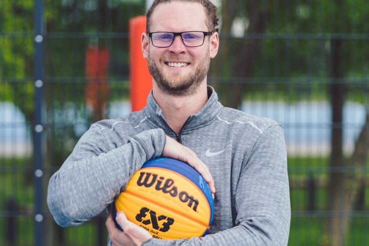 Sommersportart soll aus dem Winterschlaf geholt werden - Tobias Georgi hat in seiner Jugend für die Niners gespielt. Jetzt will er als Landestrainer die Variante 3x3-Basketball bekannter machen.