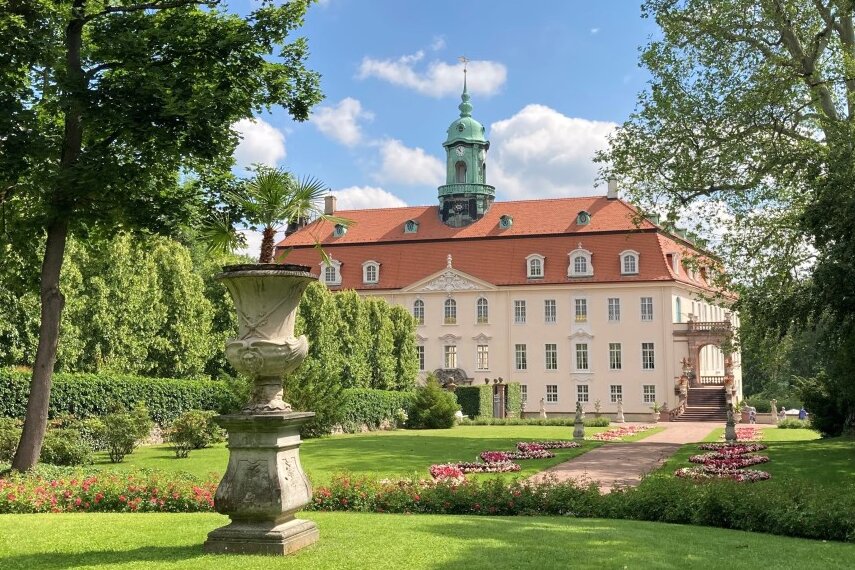 Sommertour zum Schloss Lichtenwalde - Aristokratische Pracht: Der Besuch des Schlossparks in Lichtenwalde lohnt. 