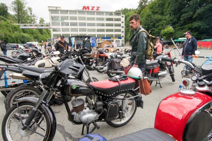 Sommertreffen lässt noch Luft nach oben - Einen Eindruck von 100 Jahren Zschopauer Motorradtradition konnten sich die Besucher am MZ-Altwerk am Sonnabend verschaffen. 