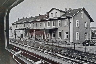 Sonderausstellung beleuchtet 140 Jahre Eisenbahnstrecke Mehltheuer-Zeulenroda-Weida - Mehltheuer: Ein großer Bahnhof in einem kleinen Ort. Das Gebäude wurde inzwischen abgerissen, aber der Bahnhof hat als Umsteige-Station wieder an Bedeutung zugenommen.