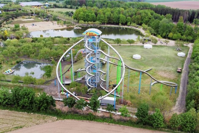 Sonnenlandpark öffnet am Donnerstag Wintersaison - Weithin sichtbar ist die Riesenrutsche im Sonnenlandpark. Am Donnerstag öffnet die Wintersaison mit Attraktionen in der Indoorhalle. 