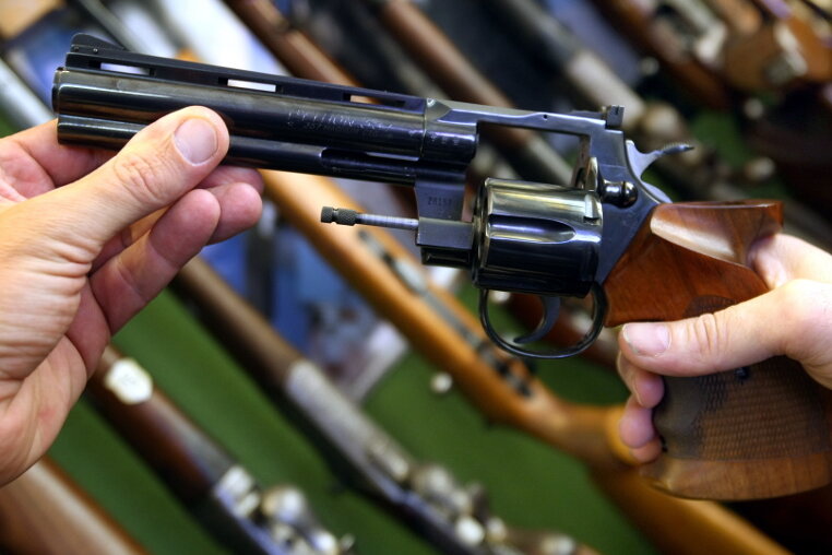 Sorge um Sicherheit bringt Waffengeschäften viele Kunden - 