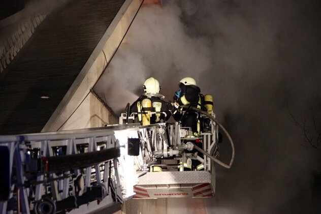 Sosa: Feuer bricht in Dachstuhl aus - 