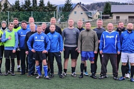 Sosaer lassen Tradition wieder aufleben - Rund 30 Fußballer trafen sich zu einem lockeren Spielchen auf dem Sosaer Sportplatz. 