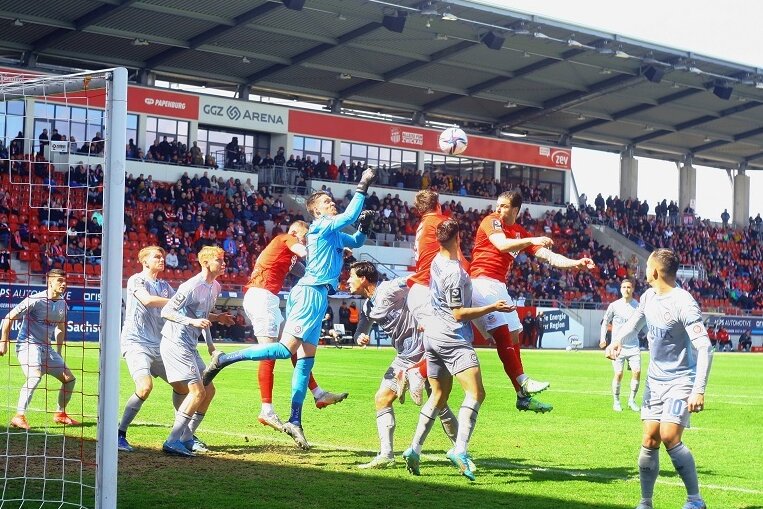 Der FSV  Zwickau hat am Samstag in der 3. Fußball-Liga seine Serie von ungeschlagenen Spielen ausgebaut.