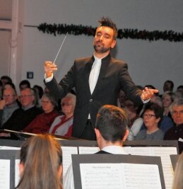 Spanier dirigiert im Erzgebirge - José Alberto Pina dirigierte die Bläserphilharmonie Thum schon einmal 2017. 