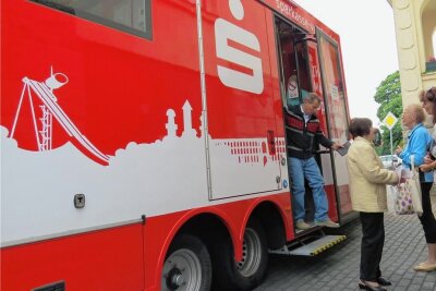 Sparkasse Vogtland: „Zaster-Laster“ vorübergehend außer Betrieb - Seit 2016 rollt der „Zaster-Laster“ durchs Vogtland - jetzt erst einmal nicht mehr.